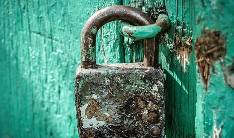 Ổ khóa rỉ sét là nguyên nhân chìa gãy