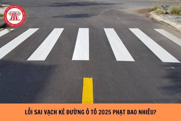 Ô tô di chuyển sai vạch kẻ đường bị xử phạt