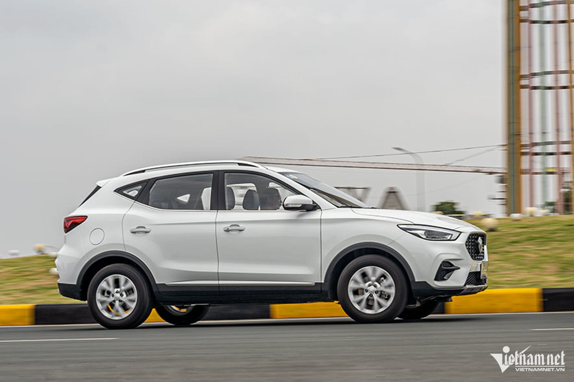 Phân tích cảm giác lái và hệ thống treo của xe MG ZS trên đường, liệu xe MG có tốt không khi vận hành thực tế.