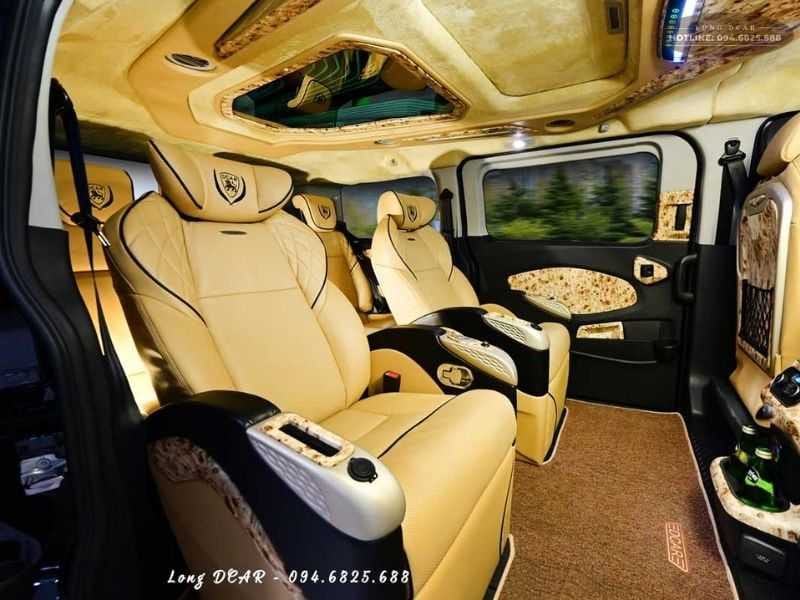 Phiên bản Ford Tourneo Limousine DCar Hạng Thương gia, một lựa chọn đáng cân nhắc với mức giá xe limousine 7 chỗ hợp lý