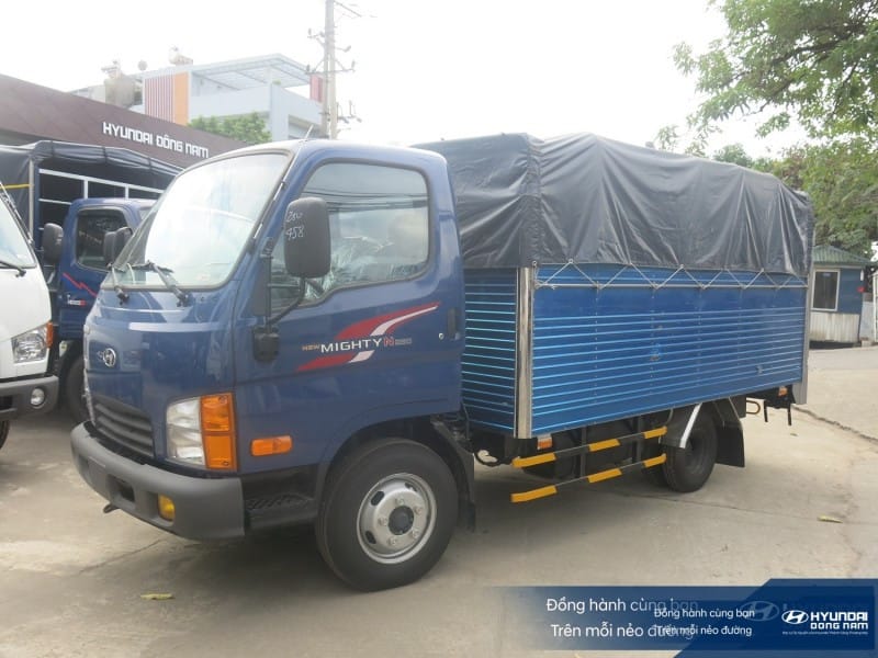 Phiên bản xe tải 2 tấn Hyundai N250SL thùng mui bạt không bửng