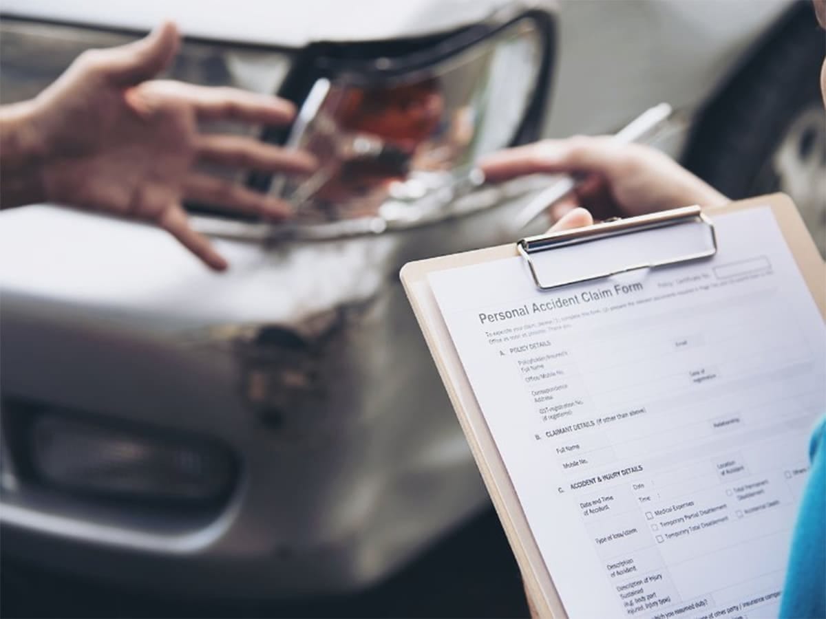 Quy trình liên hệ công ty bảo hiểm để bắt đầu yêu cầu claim sau sự cố xe cộ