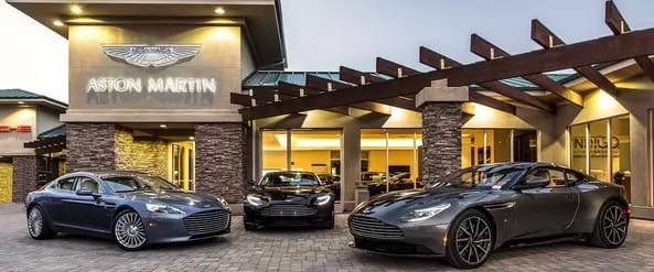 Siêu xe Aston Martin tại showroom chính hãng ở Việt Nam, biểu tượng đẳng cấp