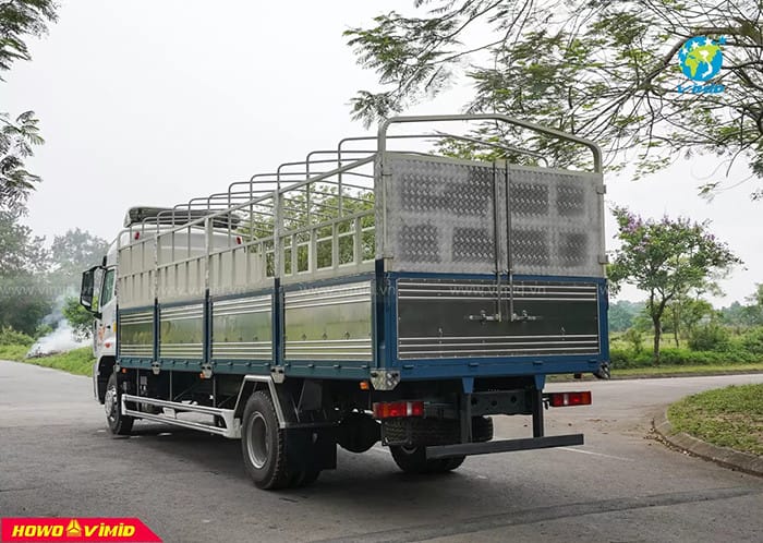 So sánh thùng xe tải có mui bạt và thùng lửng để hiểu rõ hơn về các loại mui xe