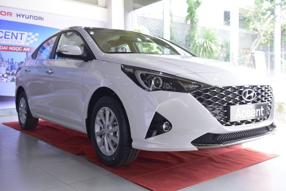 So sánh tổng thể các phiên bản Hyundai Accent, làm nổi bật kích thước xe Accent