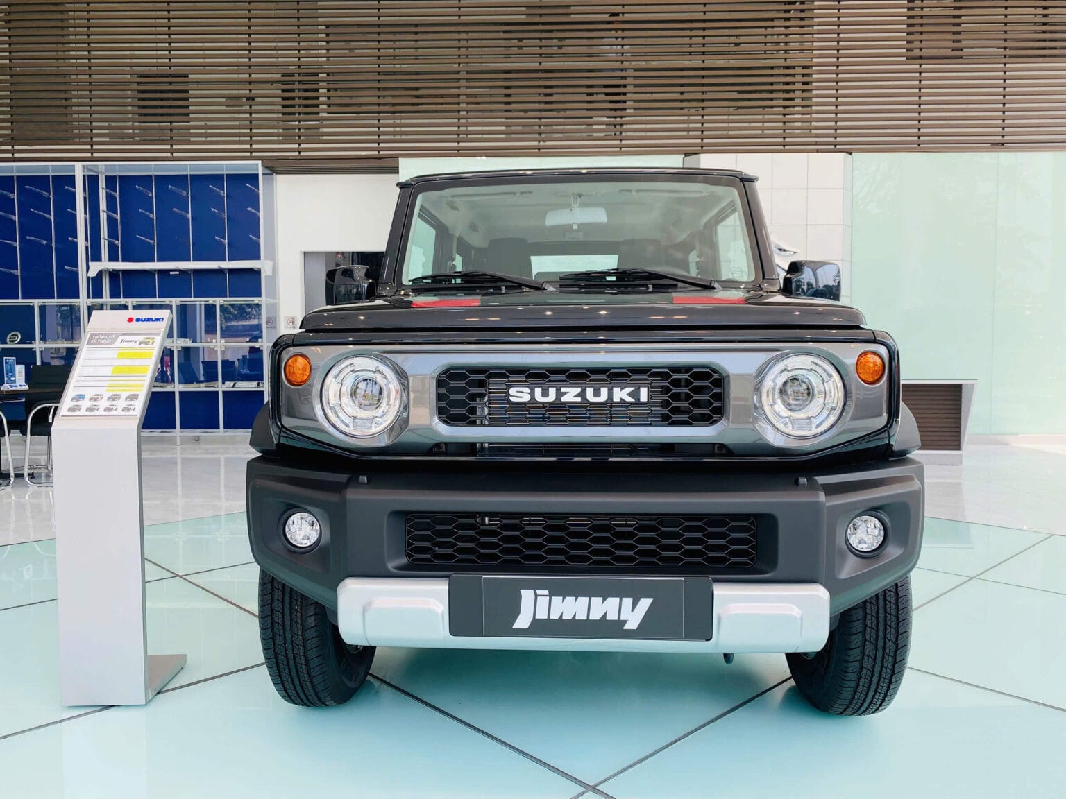 Suzuki Jimny - mẫu xe ô tô Suzuki 4 chỗ địa hình