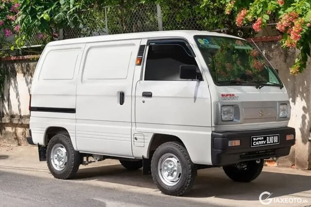 Suzuki Super Carry Van màu trắng, giải pháp xe tải van tiện lợi cho doanh nghiệp, tìm hiểu giá xe Suzuki Carry Van.