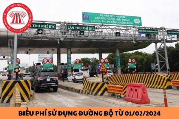 Tem nộp phí sử dụng đường bộ dán trên kính xe sau khi hoàn tất nghĩa vụ