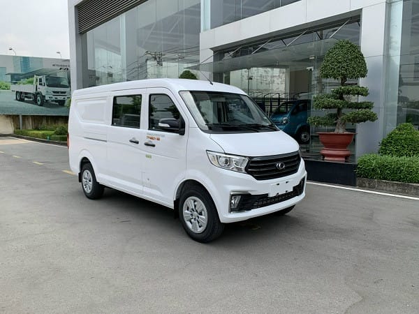 Thaco Frontier TF450V 5S màu trắng nhìn từ phía trước