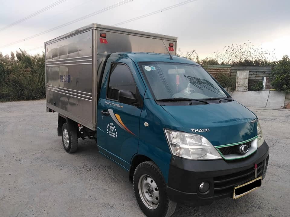 Thaco Towner 990kg đã qua sử dụng đời 2021 thùng kín chất lượng cao