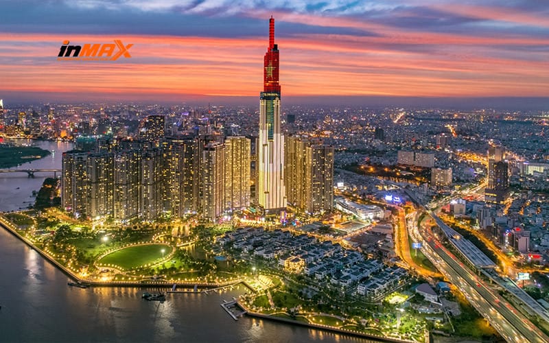Thành phố Hồ Chí Minh nhìn từ trên cao, biểu tượng đô thị sầm uất với nhiều phương tiện giao thông, ảnh hưởng đến số lượng biển số xe Sài Gòn.