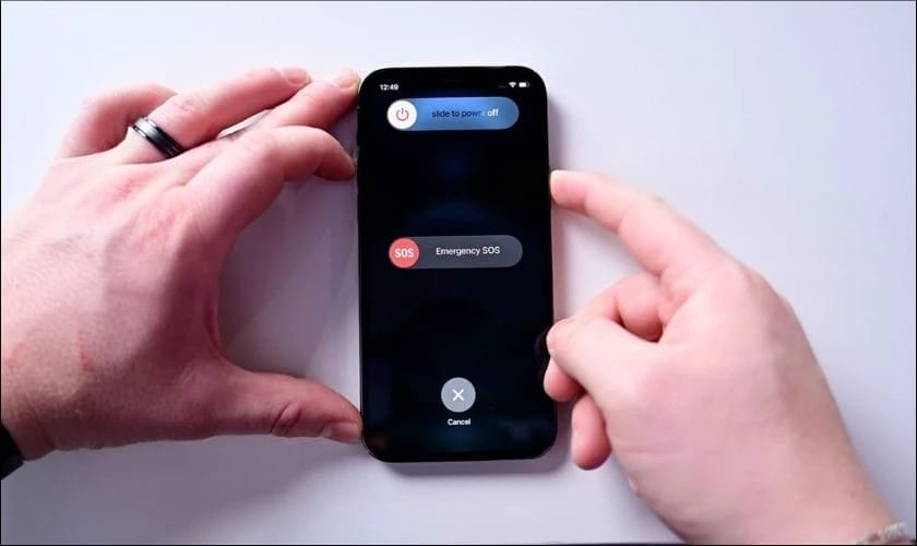 Thanh trượt tắt nguồn điện thoại iPhone để khắc phục lỗi Google Maps