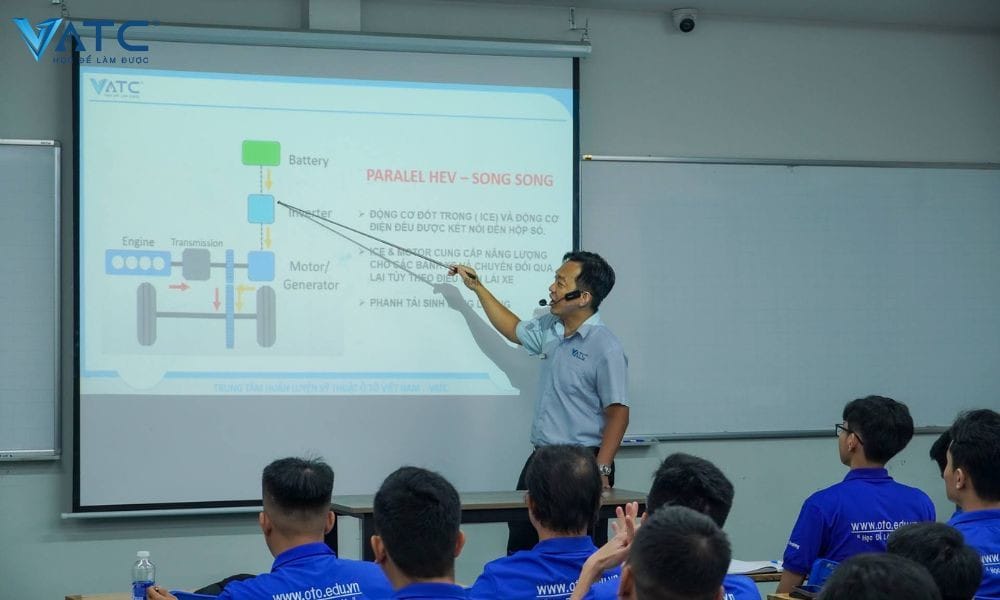 Thị trường xe điện phát triển mạnh mẽ tạo nhu cầu lớn về sửa chữa xe điện