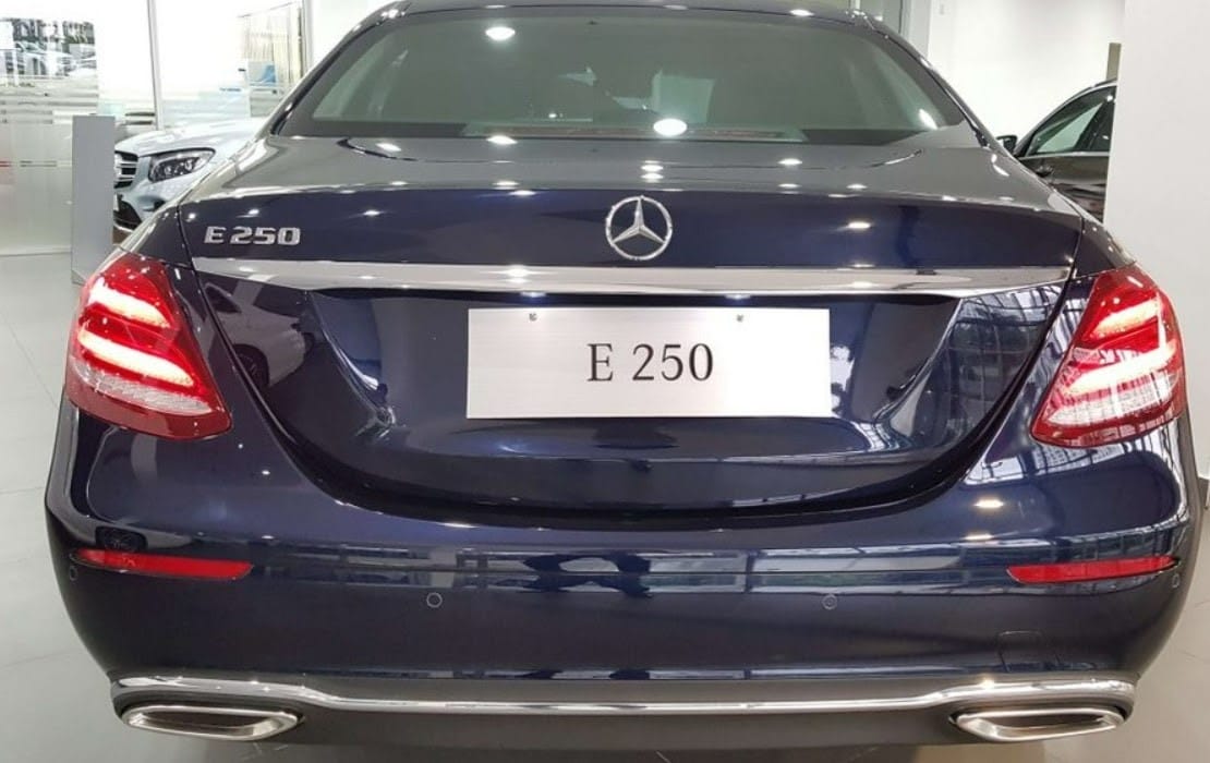 Thiết kế đuôi xe Mercedes E250