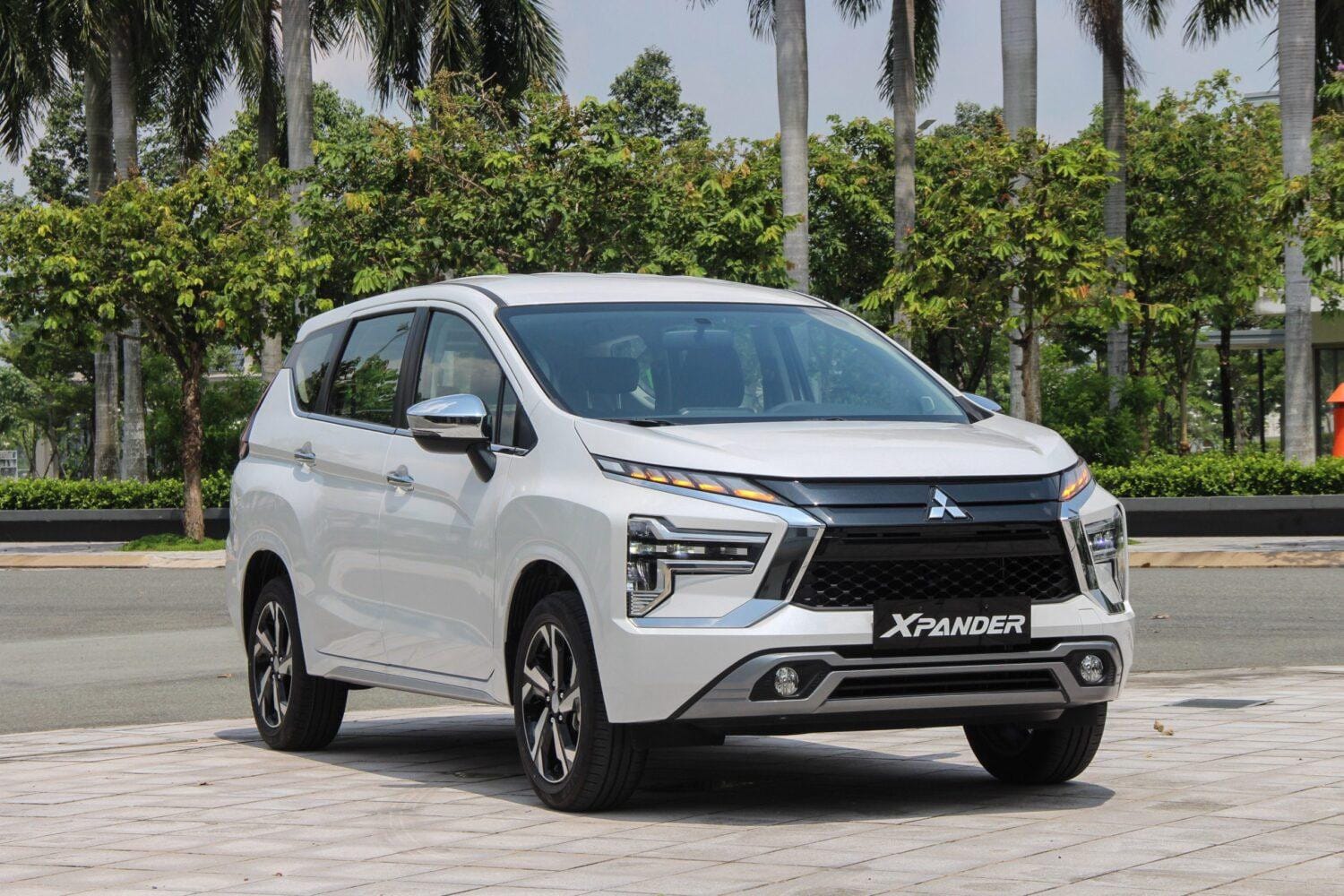 Thiết kế đuôi xe Mitsubishi Xpander cũ trả góp