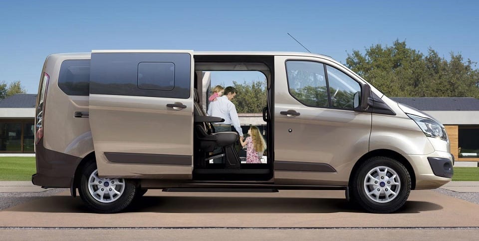Thiết kế ghế ngồi hàng sau của xe Ford 9 chỗ Tourneo
