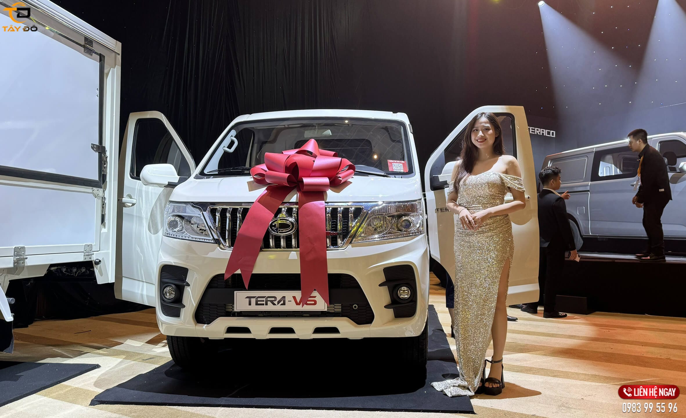 Thiết kế ngoại thất ấn tượng của xe tải van Tera V6 từ góc nhìn phía trước
