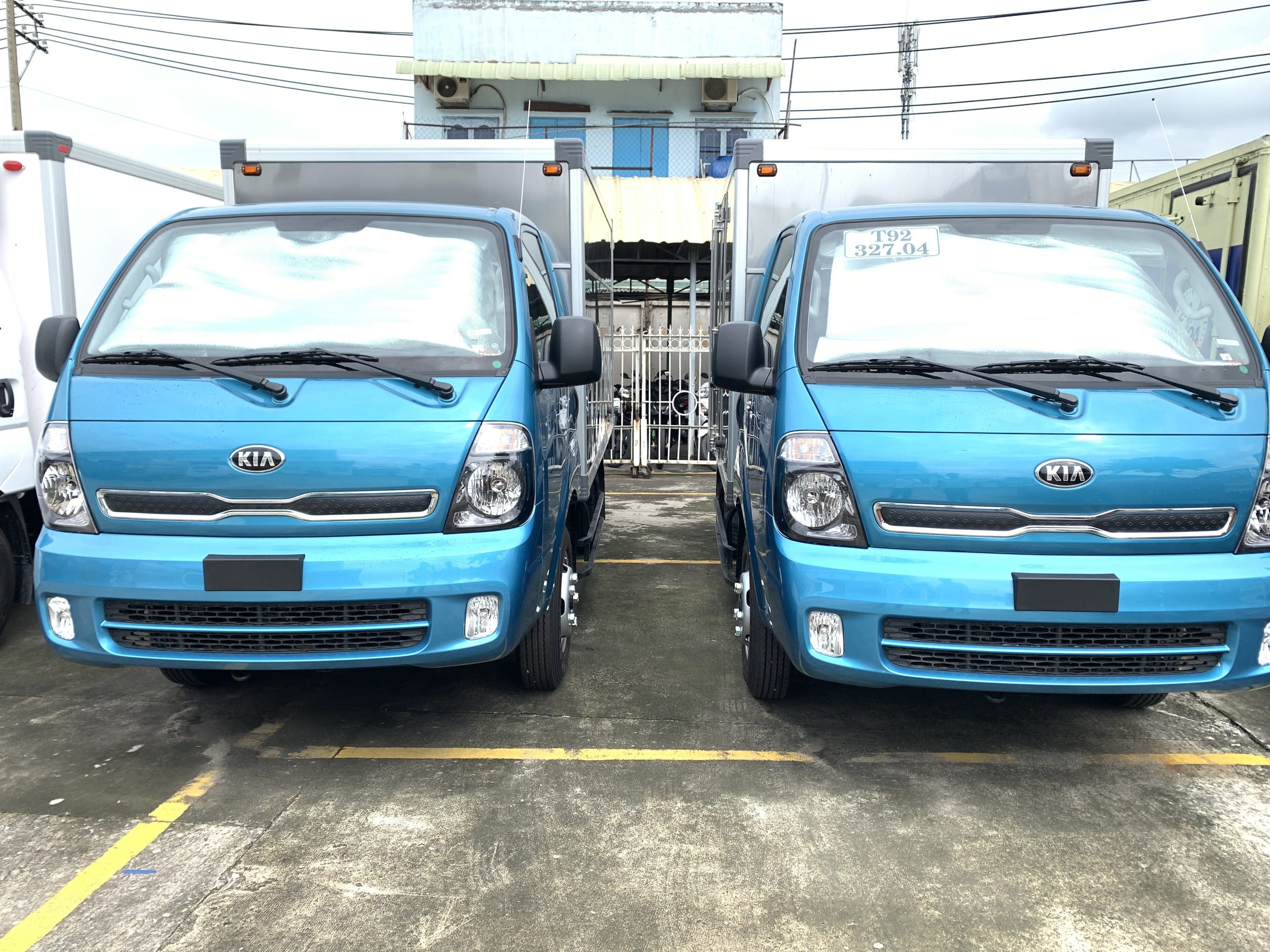 Thiết kế ngoại thất hiện đại của xe tải Kia 1 tấn 4 giá bao nhiêu