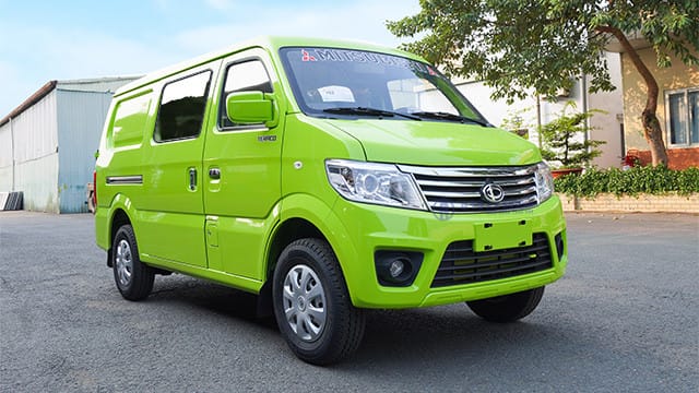 Thiết kế ngoại thất hiện đại của xe tải van Tera V 5 chỗ