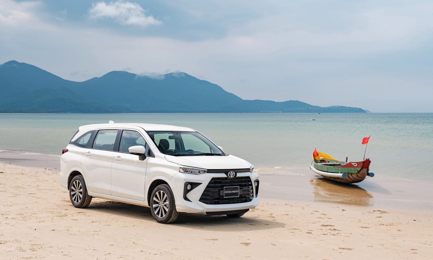Thiết kế ngoại thất hiện đại của xe Toyota Avanza 7 chỗ Premio