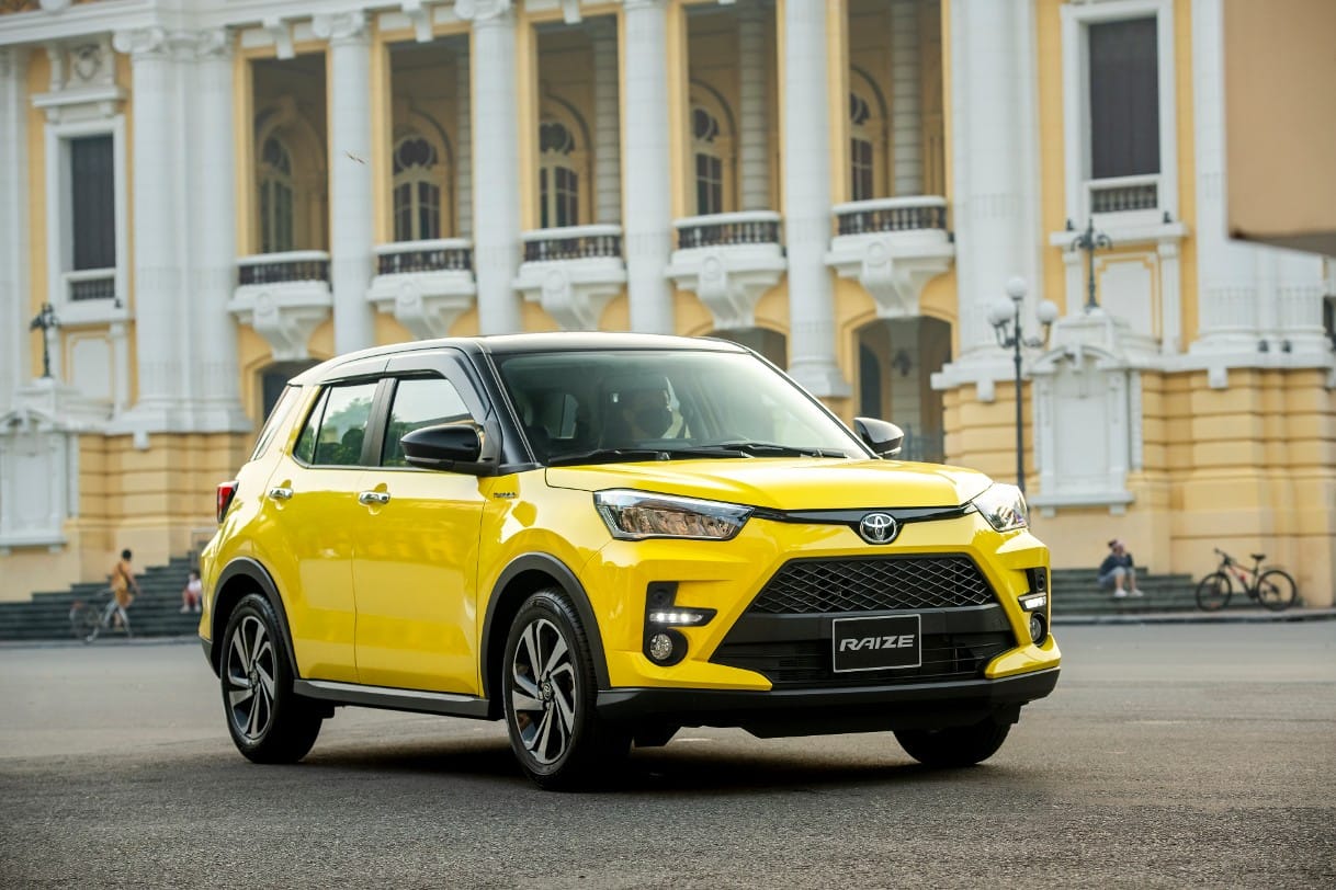 Thiết kế ngoại thất năng động của Toyota Raize, tạo tiền đề cho nội thất Toyota Raize hiện đại bên trong.