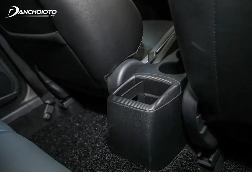Thiết kế nội thất Mazda 2 thiếu cửa gió điều hòa sau, một điểm cân nhắc cho hành khách