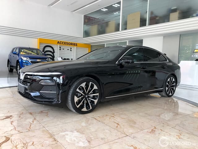 Thiết kế tổng thể ngoại thất xe VinFast Lux A 2.0 sang trọng