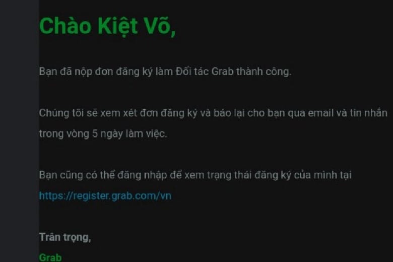 Thông báo xác nhận đăng ký tài xế Grab qua điện thoại, chuẩn bị cho các **chi phí** tiếp theo.