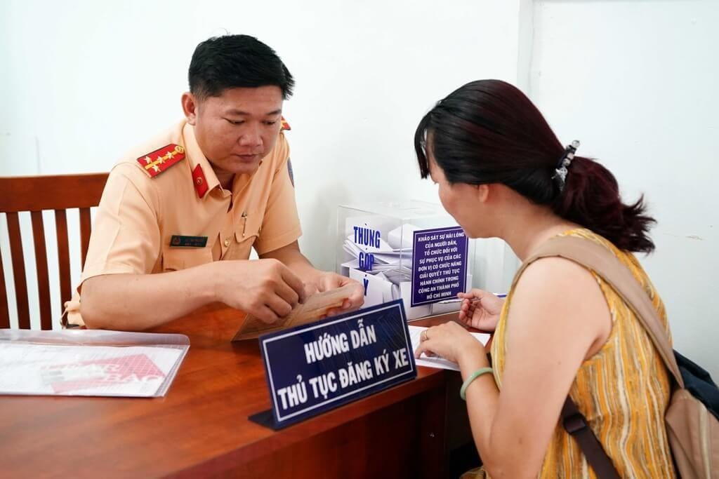 Thủ tục cho tặng xe máy: Chuẩn bị hồ sơ thu hồi