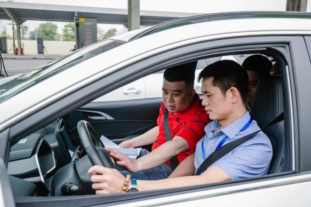 Thực hành lái xe trực tiếp cho tài xế Taxi Xanh SM