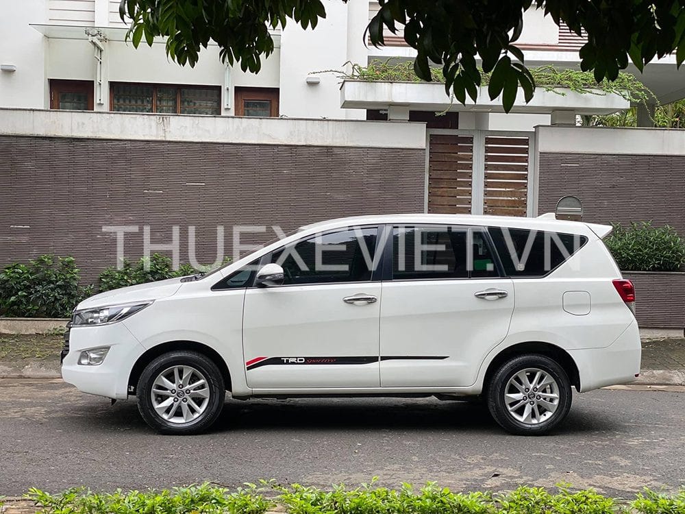 Thuê xe 7 chỗ Innova