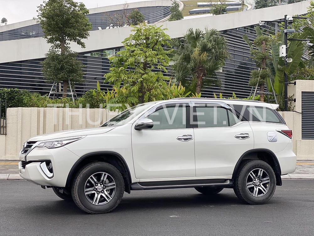Thuê xe Fortuner tự lái