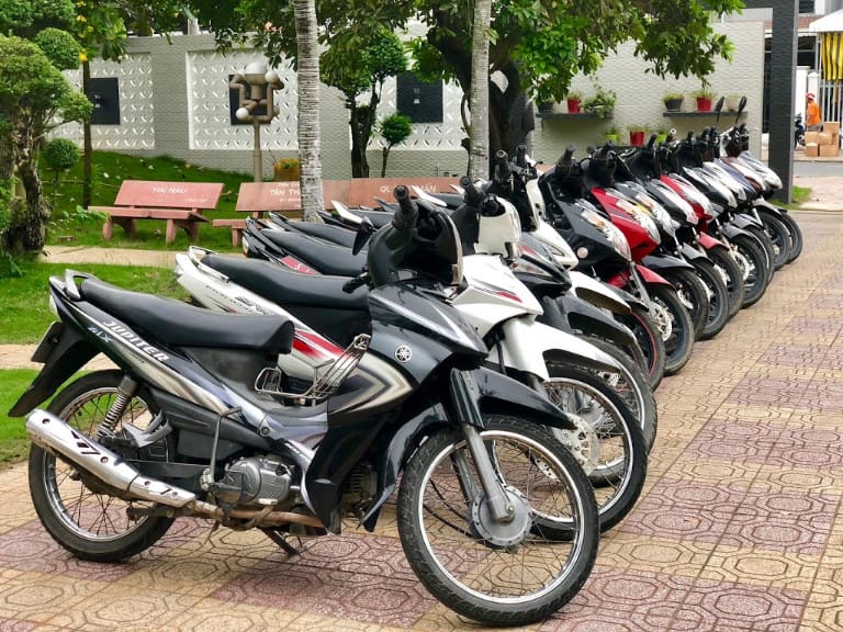 Thuê xe máy Long Xuyên