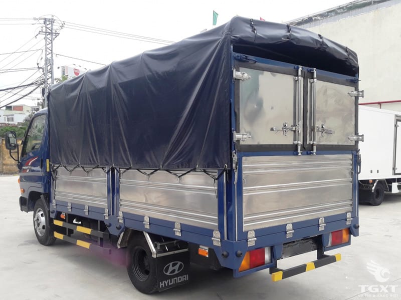 Thùng mui bạt tiêu chuẩn của xe tải Hyundai 2t4