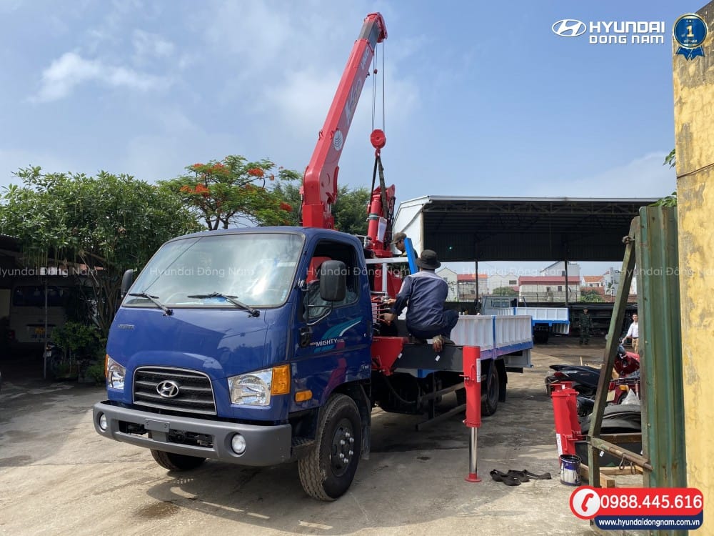 thùng xe chuyên dụng và thiết kế tổng thể xe tải gắn cẩu Hyundai 110XL