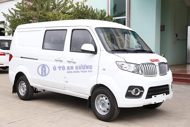 Thùng xe tải van SRM X30 V5 với không gian chứa hàng rộng rãi