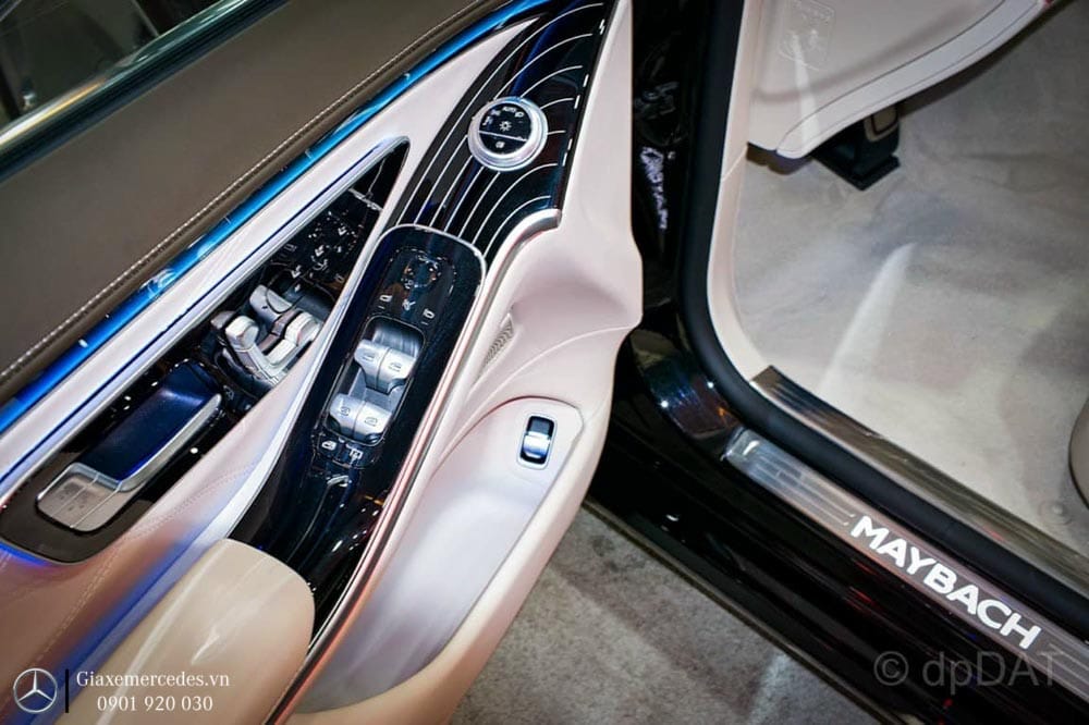 Tiện ích hàng ghế sau Mercedes-Maybach S450