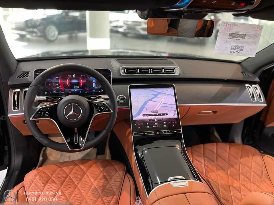 Toàn cảnh khoang nội thất 5 sao của Mercedes S450 Luxury