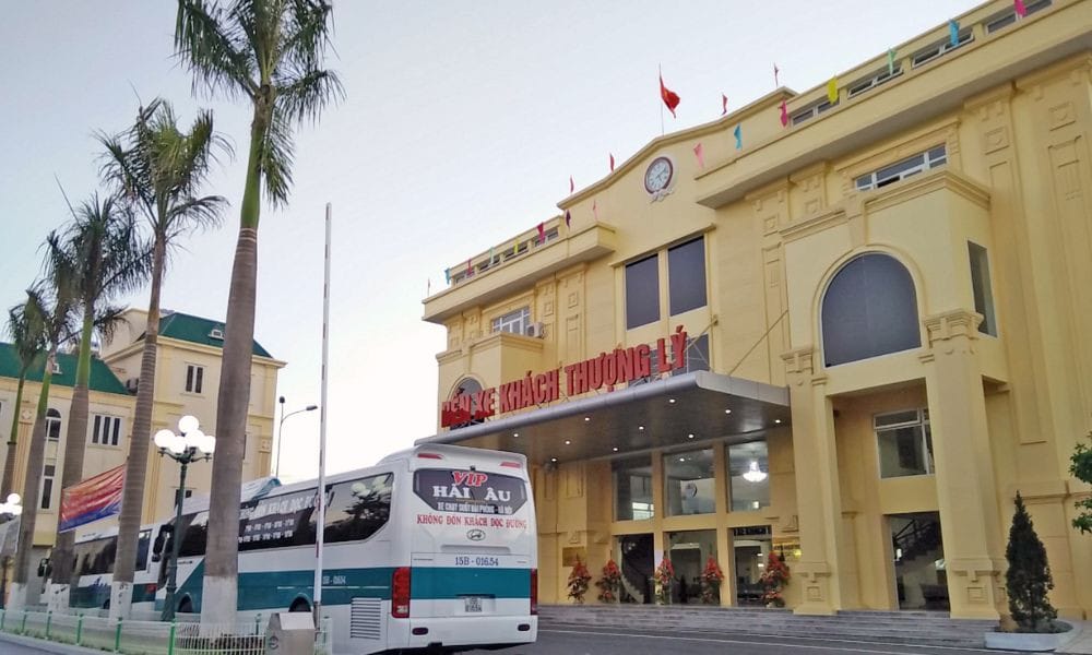 Toàn cảnh khu vực đón trả khách tại bến xe Thượng Lý Hải Phòng