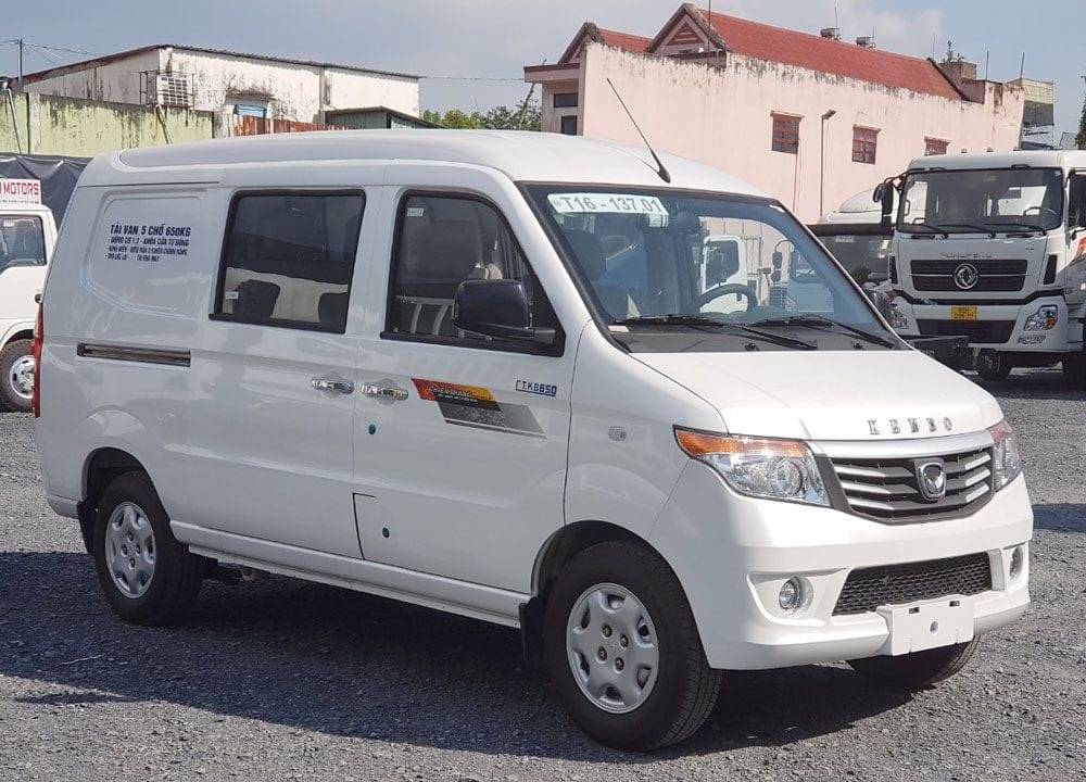 toàn cảnh xe tải van kenbo 5 chỗ màu trắng nhìn từ góc nghiêng