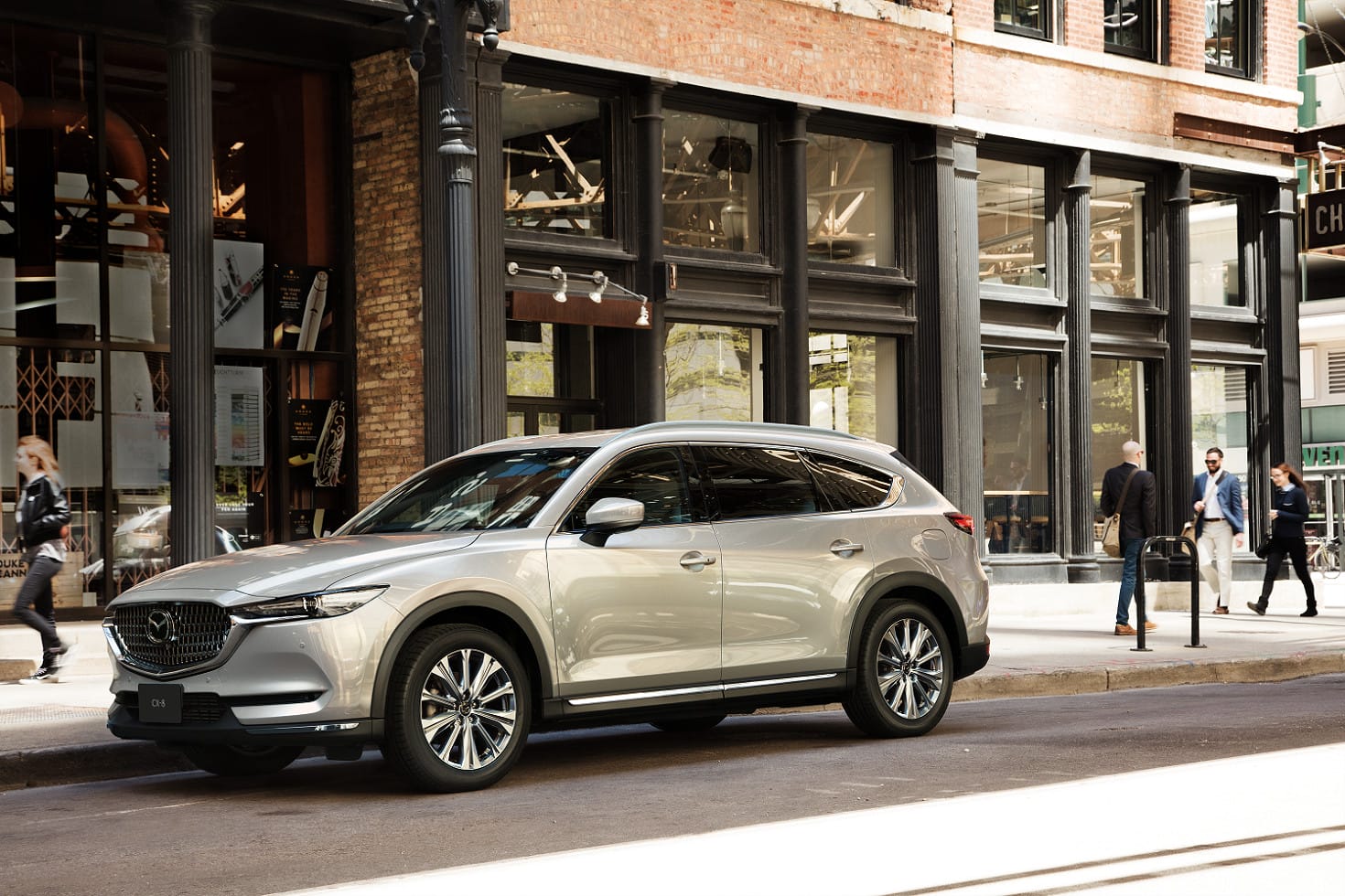 Tổng quan mẫu xe Mazda 7 chỗ CX-8 từ góc nhìn phía trước