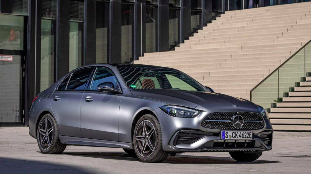 Tổng quan Mercedes C300 AMG và cập nhật **giá xe C300**