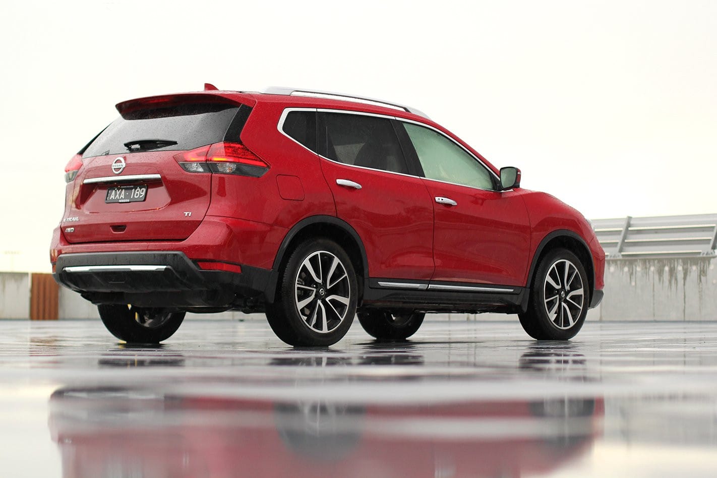 Tổng quan Nissan X-Trail 2019 màu trắng