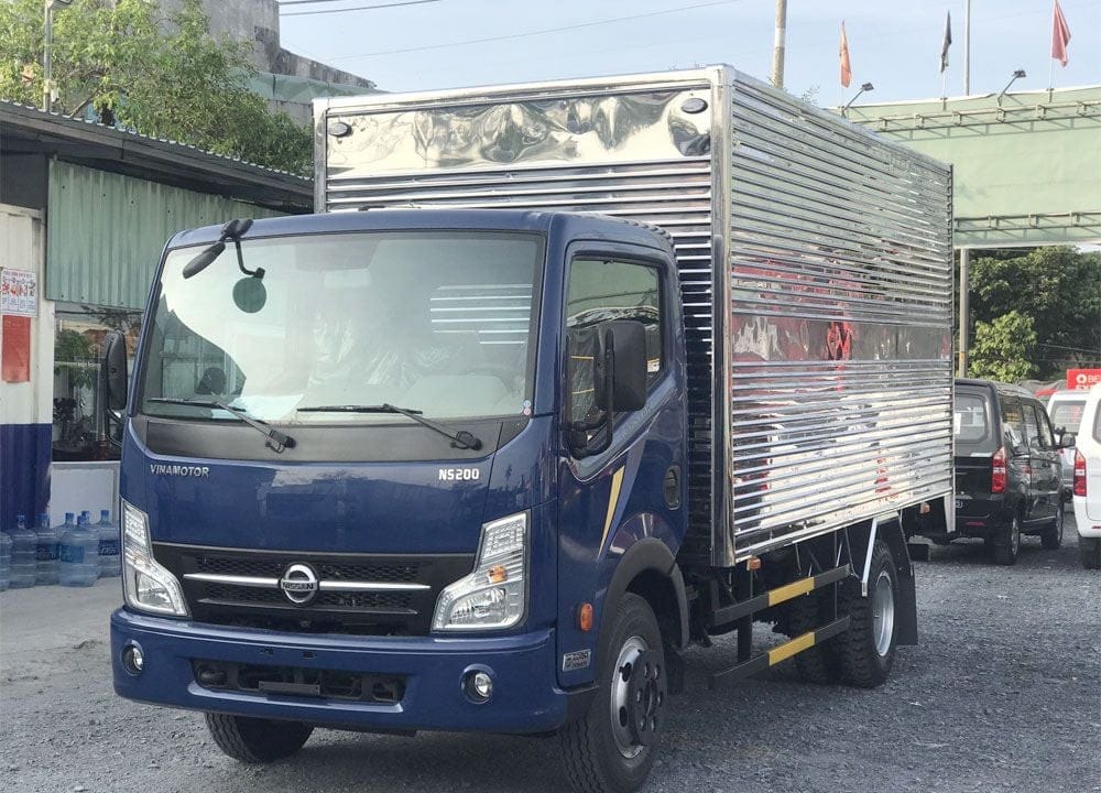 Tổng quan về xe tải Nissan, nhấn mạnh độ bền và chất lượng xe ô tô tải