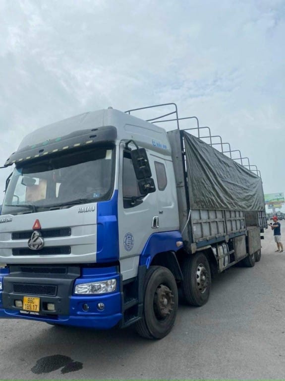 Tổng quan xe tải Chenglong 4 chân cũ đời sâu