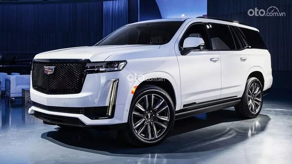 Tổng thể Cadillac Escalade 2023 màu đen sang trọng với đèn LED ban ngày