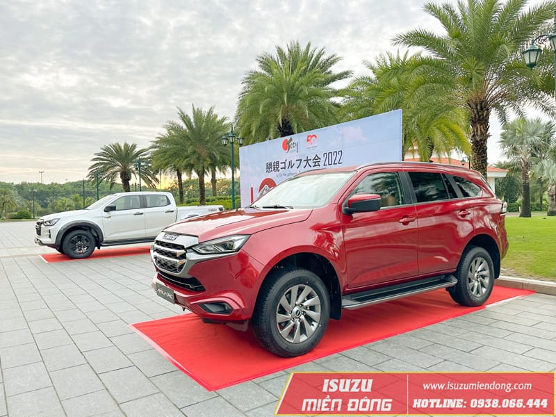 Tổng thể Isuzu mu-X, mẫu SUV 7 chỗ tiện nghi với mức giá xe Isuzu 7 chỗ cạnh tranh.
