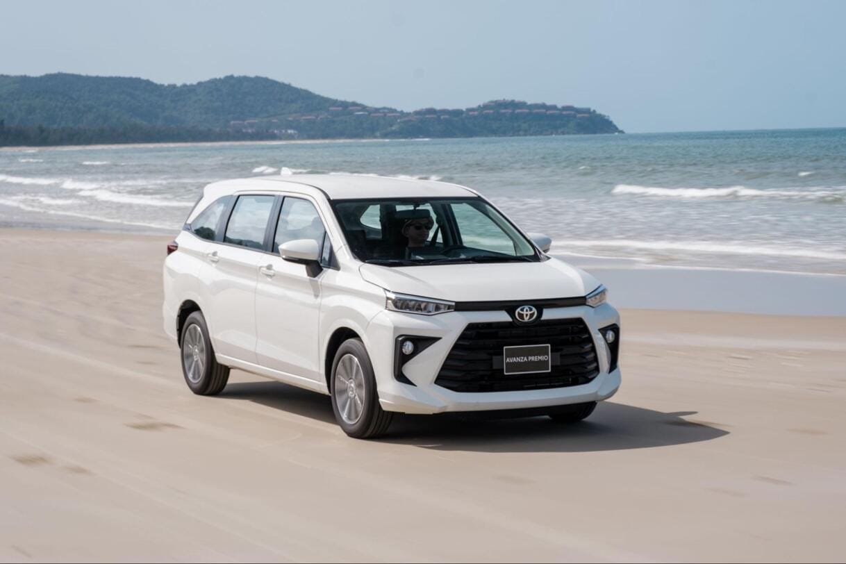 Tổng thể ngoại thất hiện đại của Toyota Avanza Premio