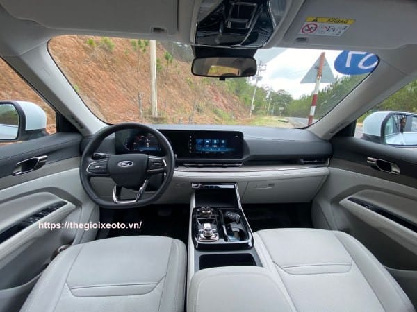 Tổng thể nội thất xe Ford Territory 2024 với thiết kế hiện đại