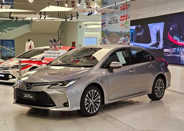 Toyota Altis facelift với thiết kế tinh tế và hiện đại